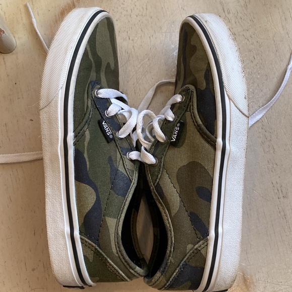 VANS Camo Lace Up Sneakers. Size 4.0 US Youth/ 5.5 Women’s  EUC - Picture 8 of 8
